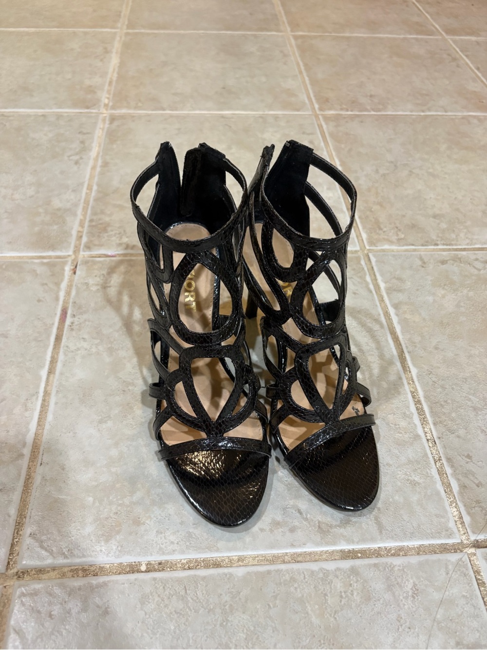 Report Heels